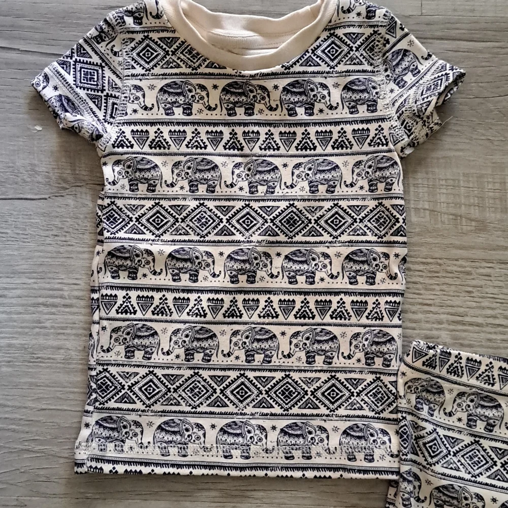Pajamas for Peace 100% Cotton Elephant Peint Matching Set size 18 M…